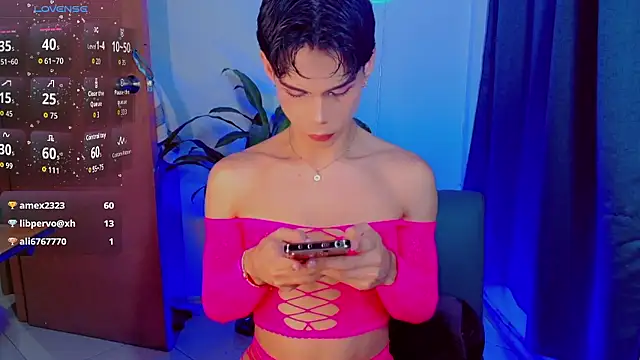 femboykeene 网络视讯表演
