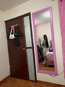 XXX chat uživo modela Miichii