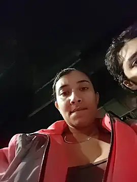 XXX chat uživo modela Robin_H00t_2