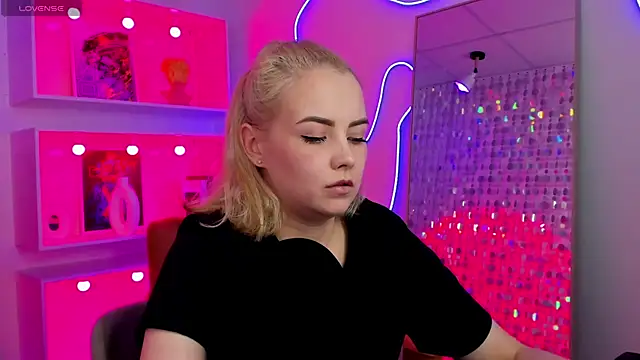 צ'אט XXX בשידור חי של StephanieSweety