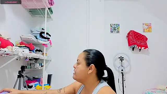 Rossestoner's Live XXX Chat