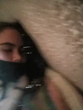 Jhanvi_Loven Webbikameraesitys