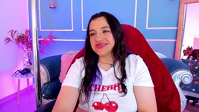 TaraTaylorr Adlı Modelin Canlı XXX Sohbeti