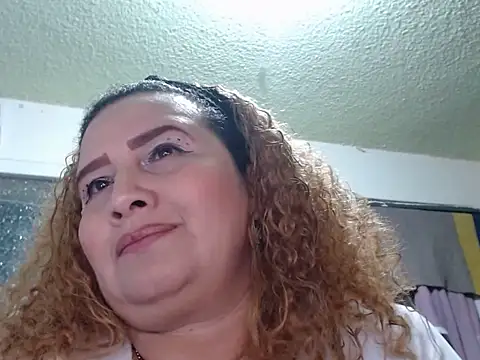 Perla1981-- Chat XXX live