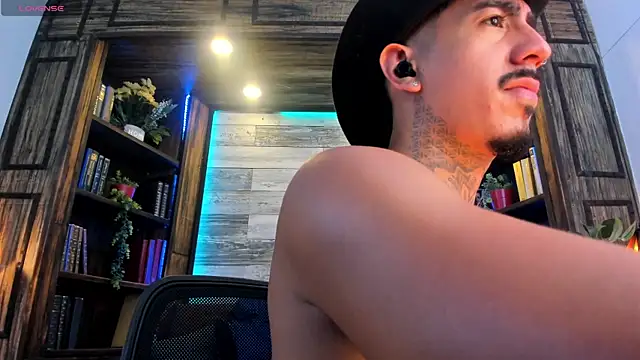 Donovan_Desmond Show Webcam