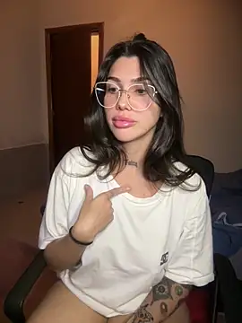 Chat +18 de tiphanyari ao vivo