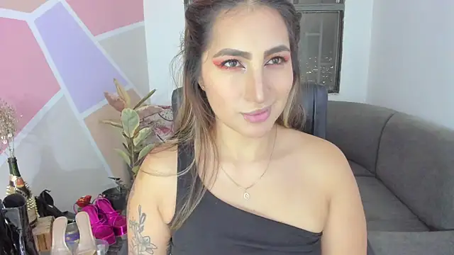 MaiiaConnor Chat XXX live
