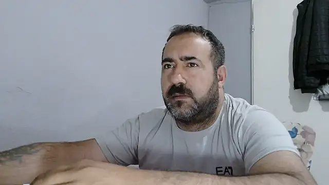 Chat XXX en directo de -dark-look-