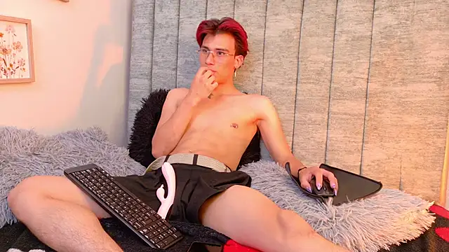 Pokazy przed kamerką – Andy_Dluxe