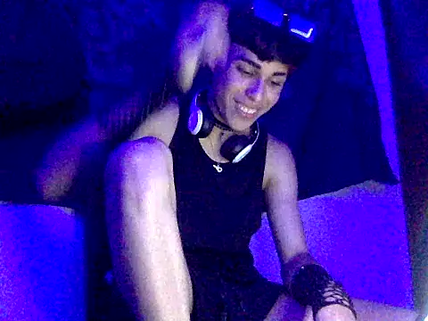 Show modela andrytedu_20 na web-kameri