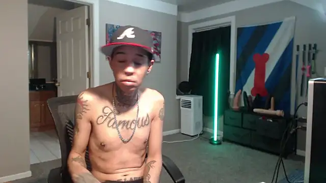 Michigan9000 Live XXX-Chat