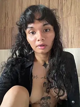 Show modela estradiolist na web-kameri
