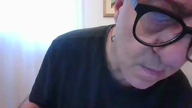 ANONIMO7735's Live XXX Chat