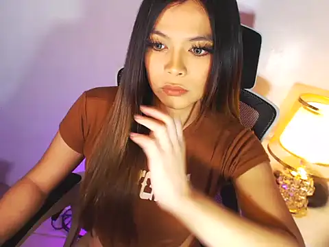MajesticKitana live XXX chat