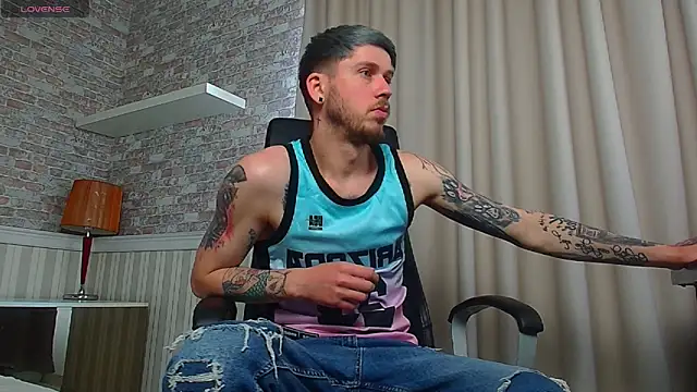 Онлайн чат XXX JonahShaw