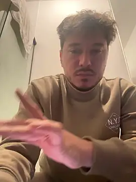 guaposexyh0t: διαδικτυακό σόου στην κάμερα