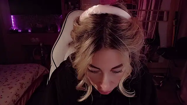 Chat +18 de AnnieGOld_ ao vivo