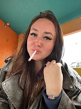 Chat +18 de KiraSunshine ao vivo