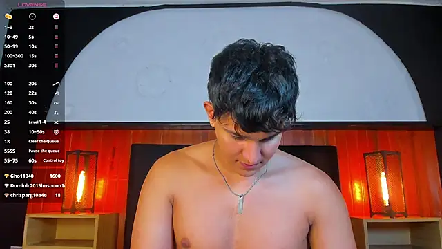 Leo_Savage_ Adlı Modelin Canlı XXX Sohbeti