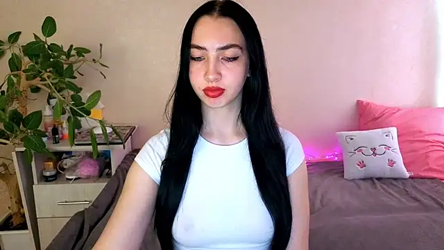 WildKittenX_ élő XXX-chatje