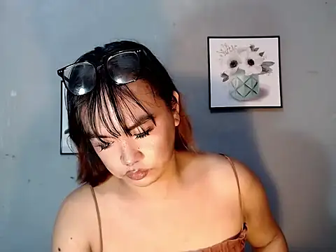 Asianblk_barbiedoll Show Webcam