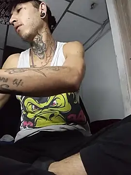 Tattoboy19cm 现场XXX聊天