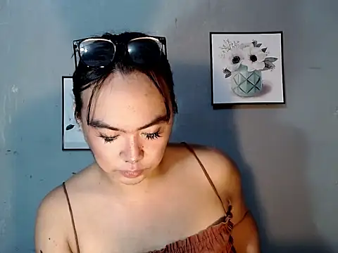 Asianblk_barbiedoll Show Webcam