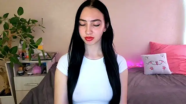 WildKittenX_ Show in webcam