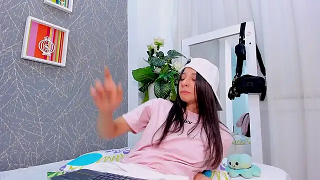 ViictoriiaSaenz Adlı Modelin Canlı XXX Sohbeti