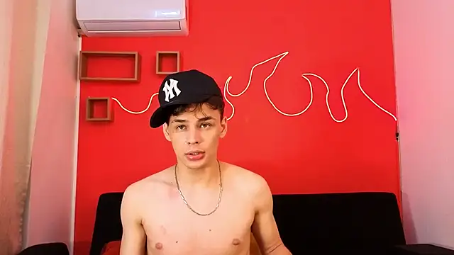 Show modela LoganSteel_ na web-kameri
