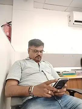 Desi_Lodo_Gujju_BoyのライブXXXチャット
