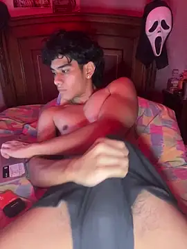 IronLatino 网络视讯表演