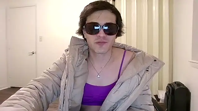 jussy069 Show in webcam