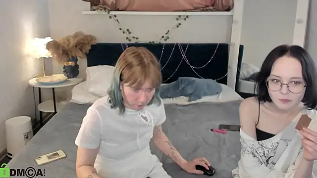 XXX chat uživo modela Elira_Vane