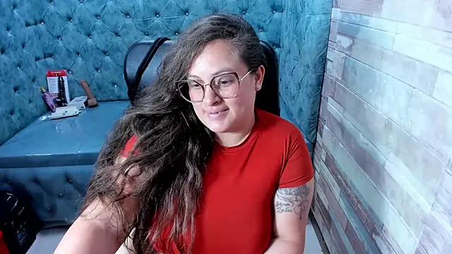 Sarah_Boobs_ Adlı Modelin Canlı XXX Sohbeti