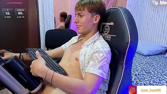 Chatroom XXX en direct de EVAN_TAY