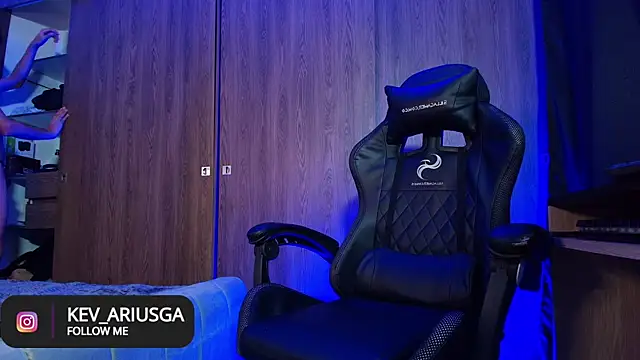 im_Usuga – Naživo XXX chat