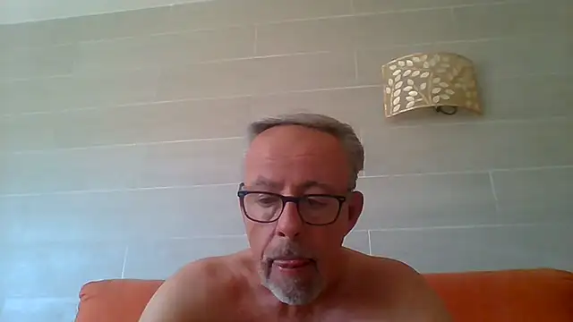 tuggy59 লাইভ XXX চ্যাট