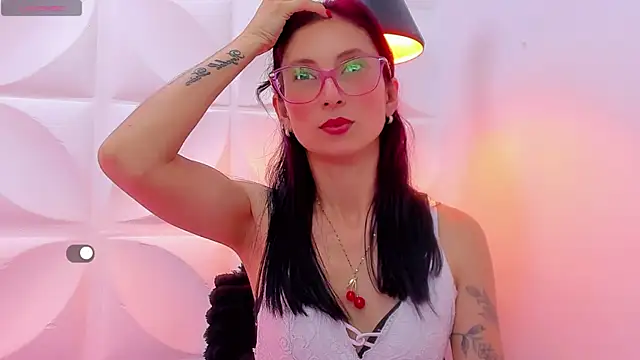 צ'אט XXX בשידור חי של zaira_skinny