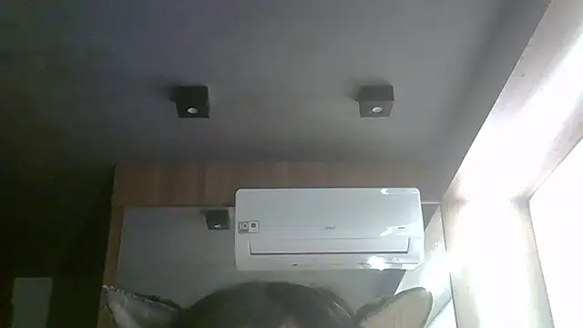 SkinnyKitten Show in webcam