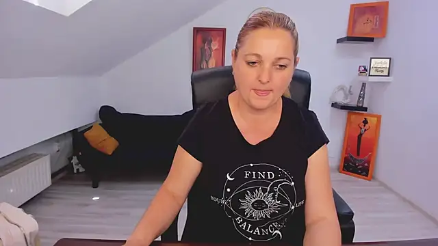 Онлайн чат XXX LollaGirl