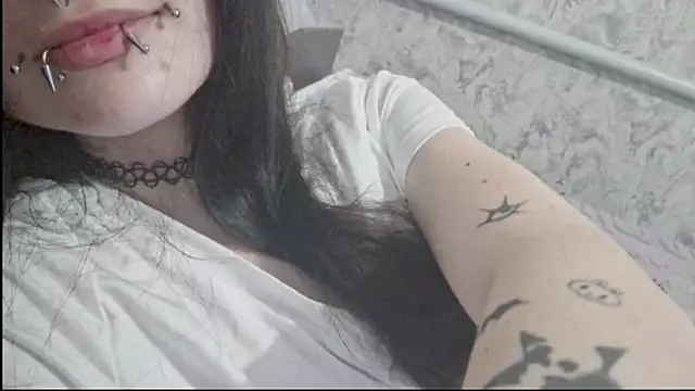 CasieUrquidin Webbikameraesitys