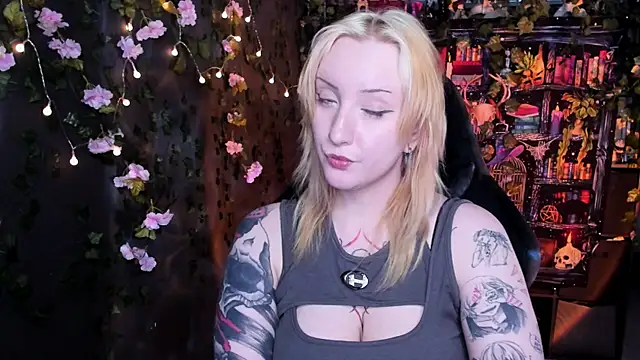 AsheLucker élő XXX-chatje