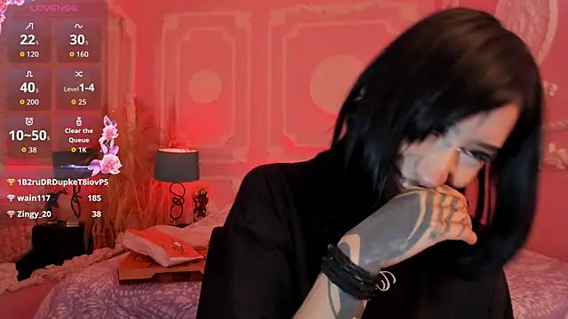Kat_VonDe's Live XXX Chat
