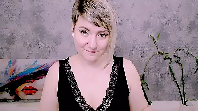 Djullia Chat XXX in diretta