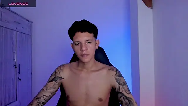 tylernova Pertunjukan Webcam
