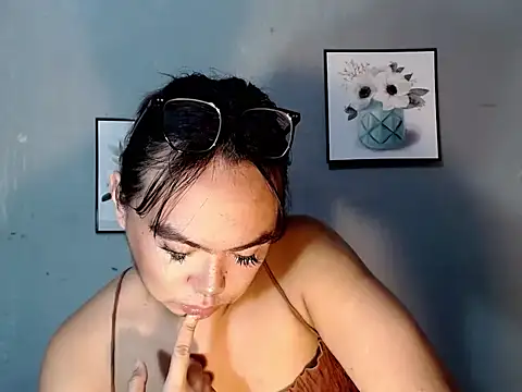 Asianblk_barbiedoll 在線直播表演