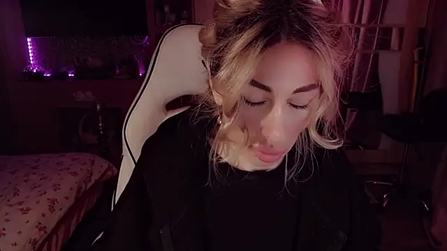 Czat XXX na żywo – AnnieGOld_