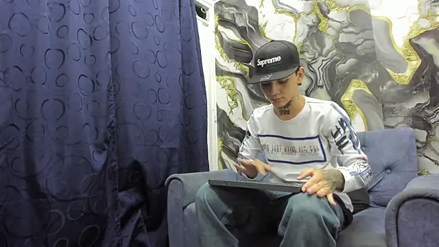 Chat +18 de StraightBoy_Nick ao vivo