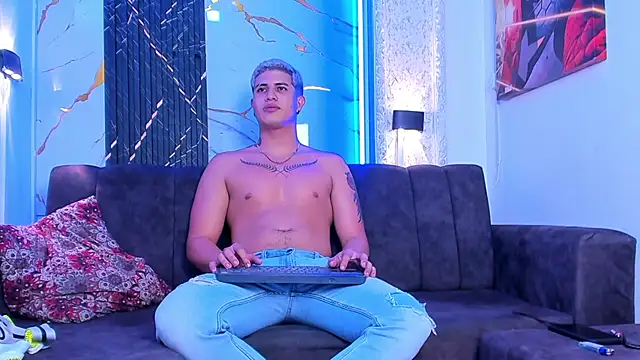 dominic_connor Adlı Modelin Web Kamerası Şovu